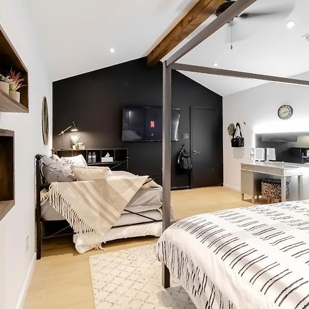 Open Airy Custom Designed Home - 2Kings - Sleeps 14 Houston Extérieur photo