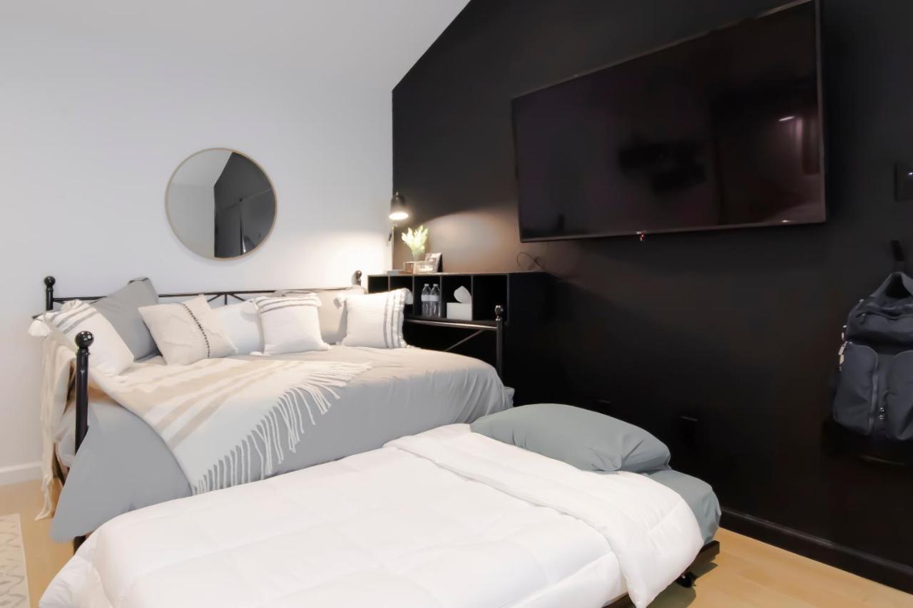 Open Airy Custom Designed Home - 2Kings - Sleeps 14 Houston Extérieur photo