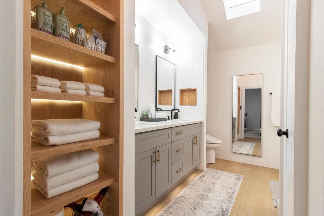 Open Airy Custom Designed Home - 2Kings - Sleeps 14 Houston Extérieur photo